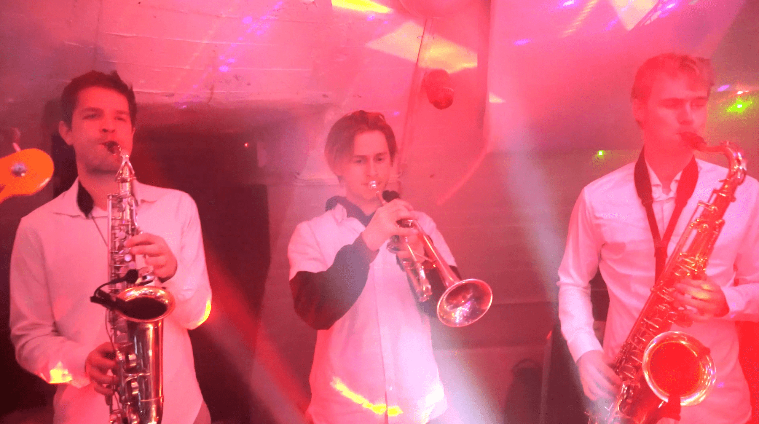 Oli's Orkester party band spiller live til fest (28)